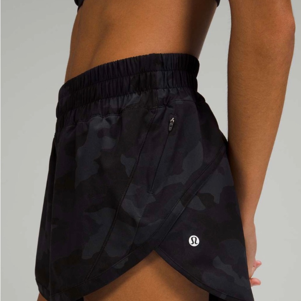Lululemon tracker shorts